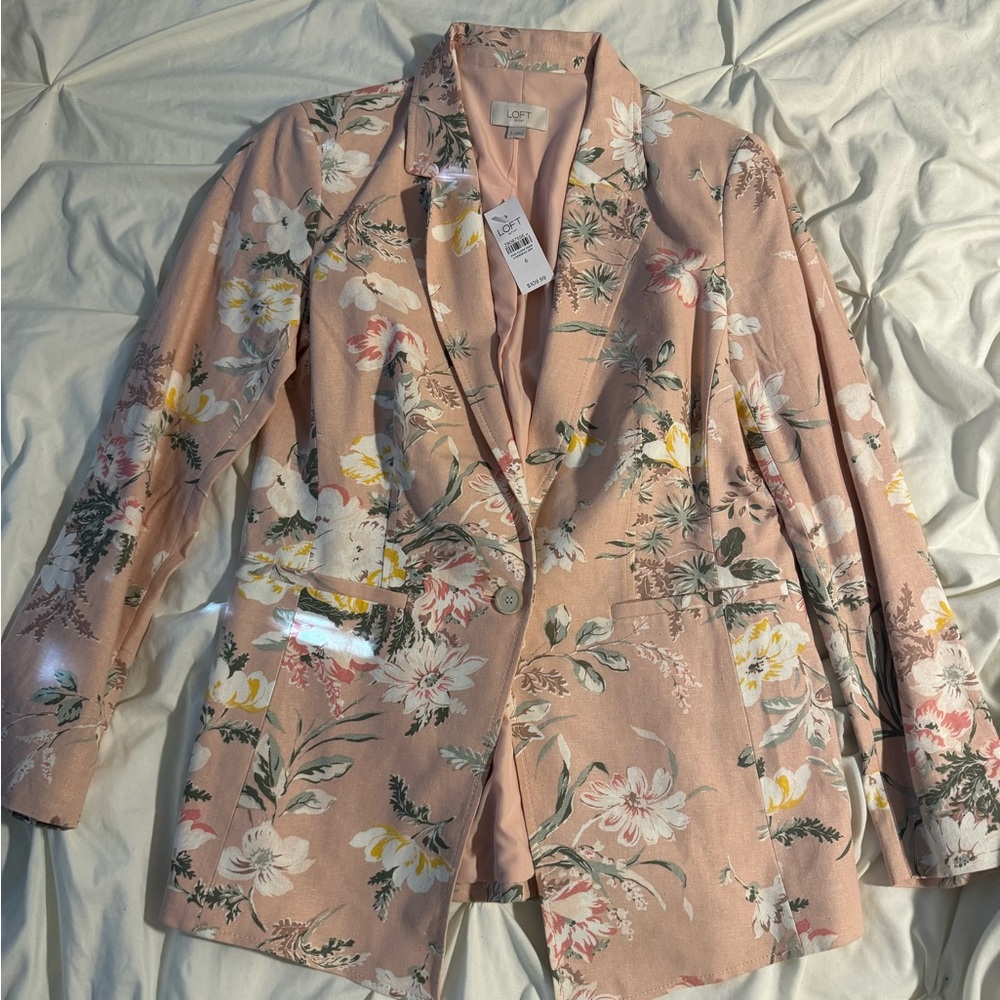 Size 6 women’s Loft floral Blazer